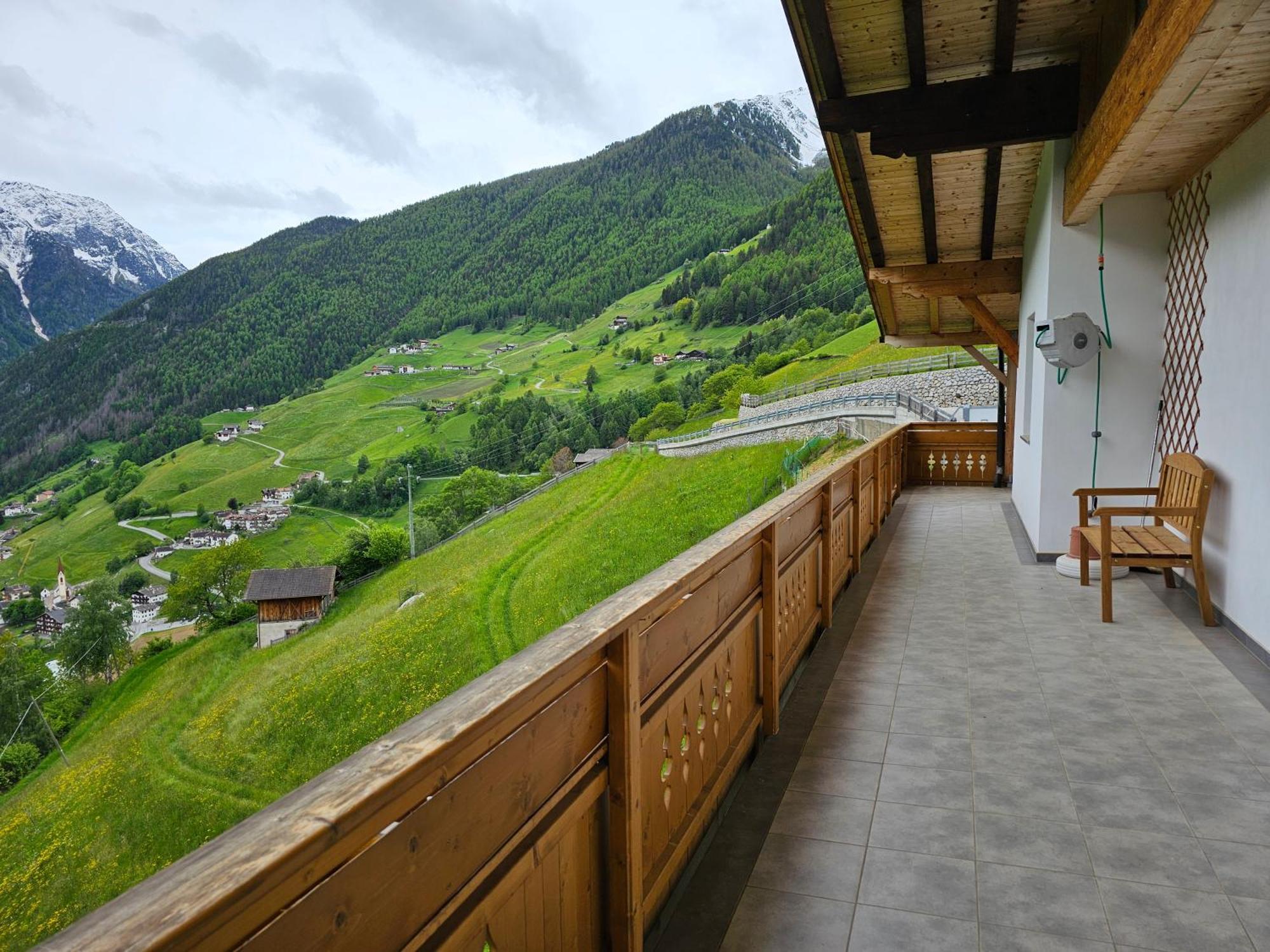 Alpenblick Lodge Tscholl Мартелло Екстер'єр фото
