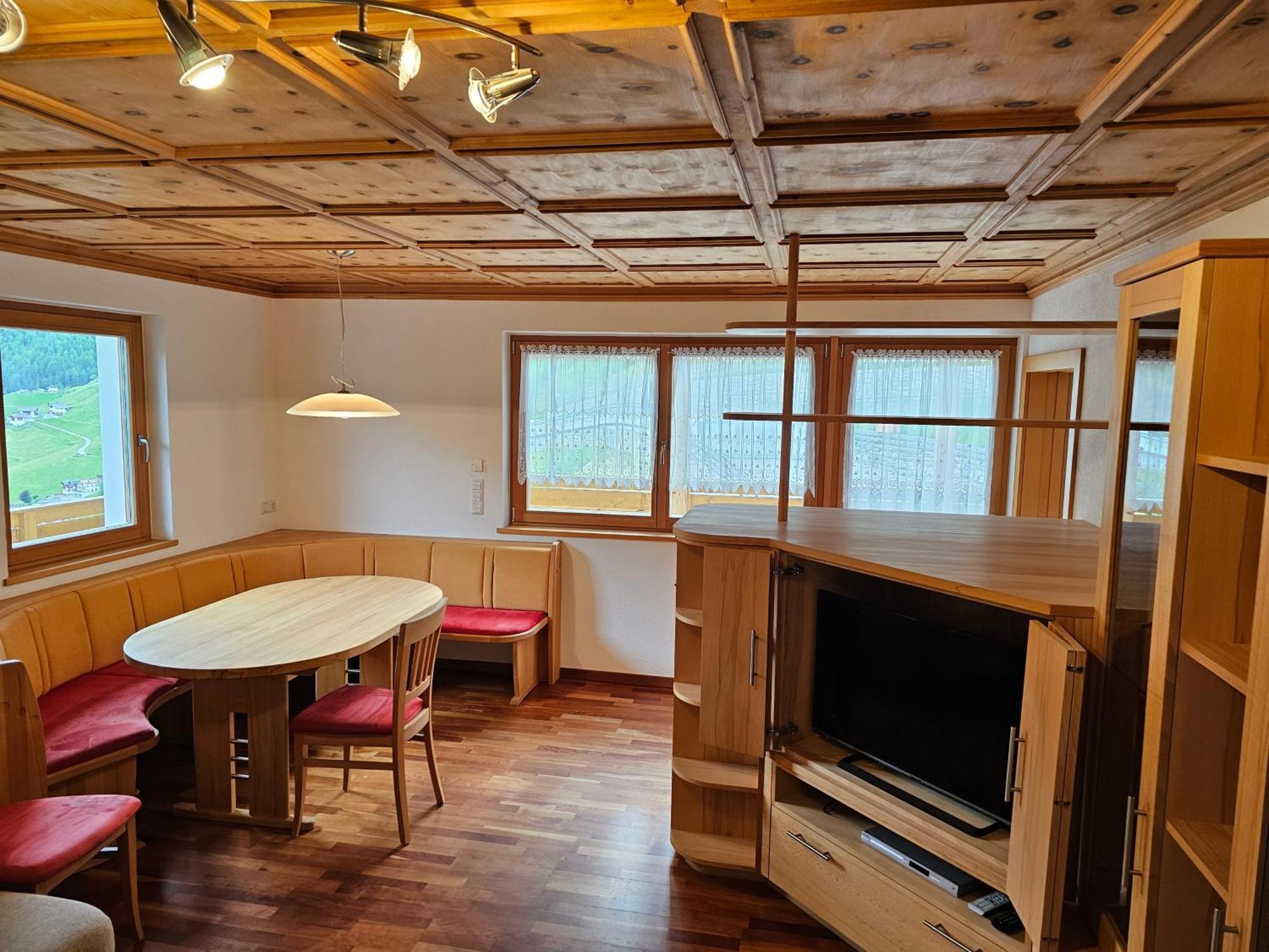 Alpenblick Lodge Tscholl Мартелло Екстер'єр фото
