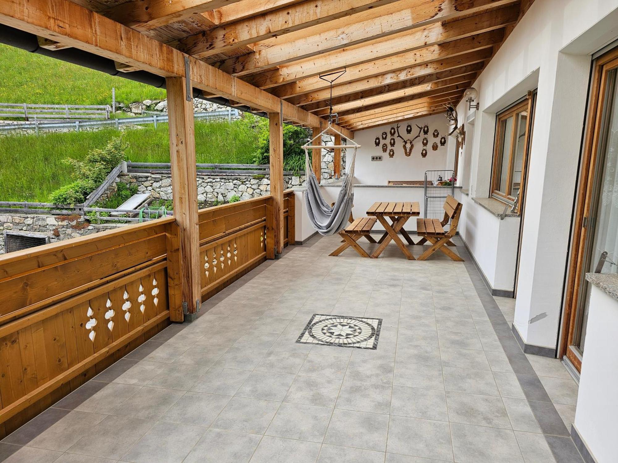 Alpenblick Lodge Tscholl Мартелло Екстер'єр фото