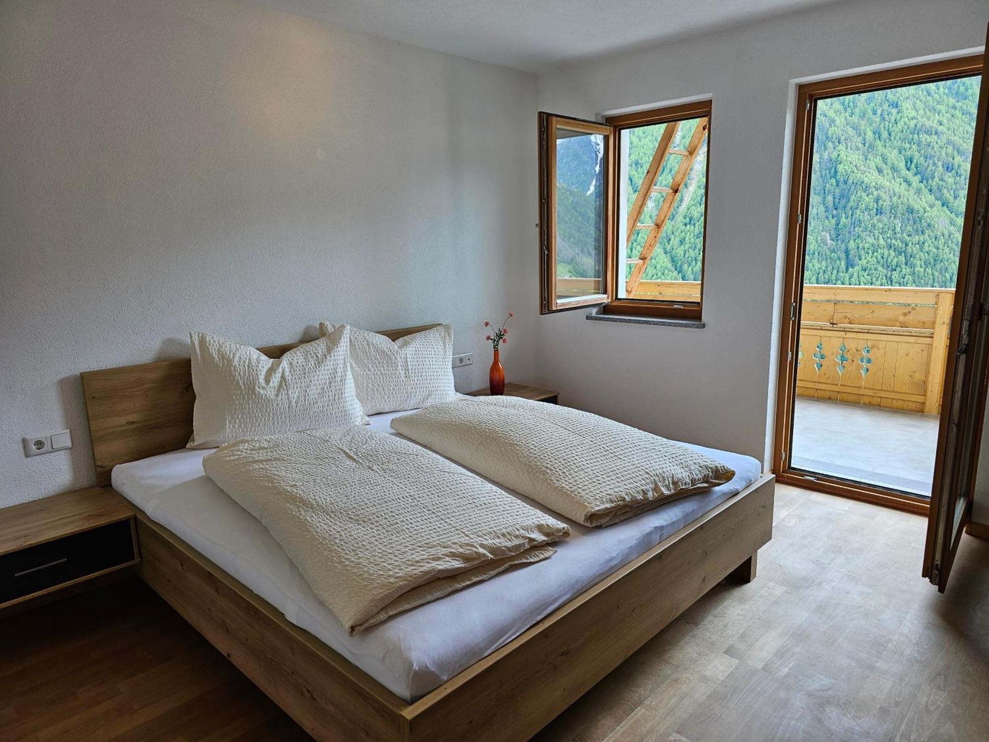 Alpenblick Lodge Tscholl Мартелло Екстер'єр фото